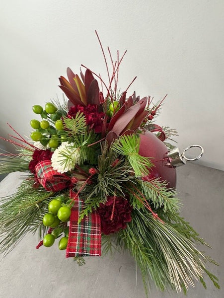 Christmas Ornament Arrangement